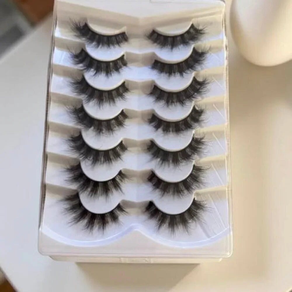 FULL FLUFFY LASHES